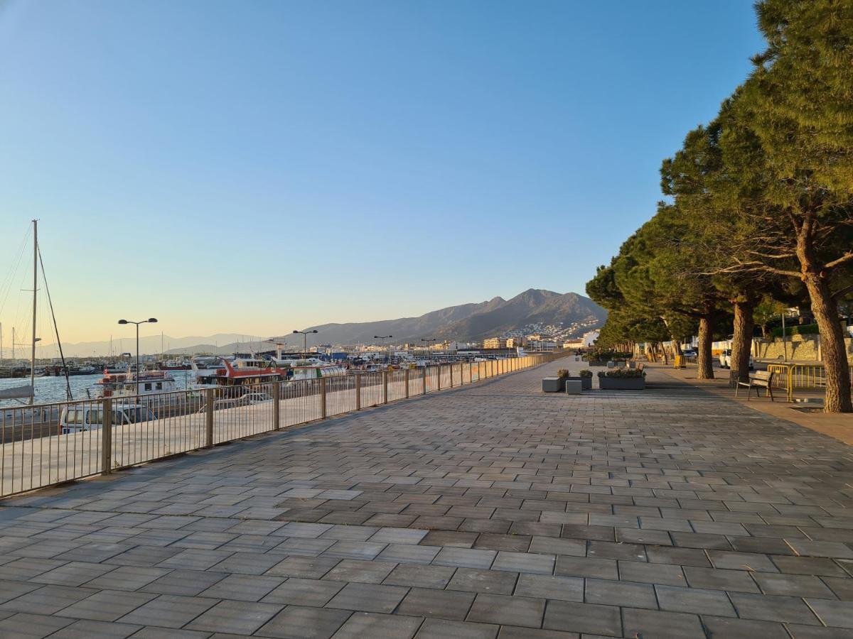 Acogedor Apartamento Vistas Al Mar Roses Luaran gambar