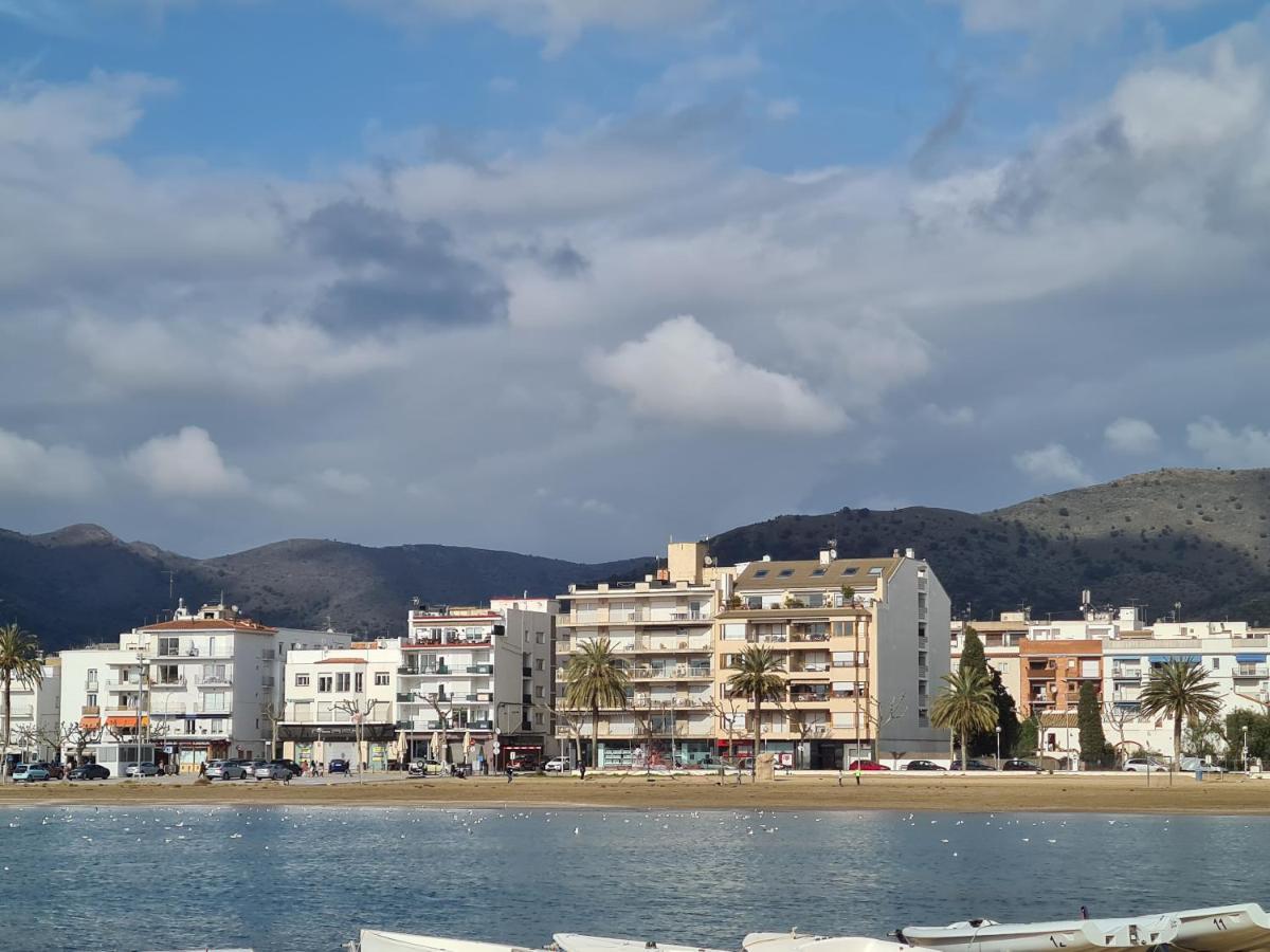 Acogedor Apartamento Vistas Al Mar Roses Luaran gambar