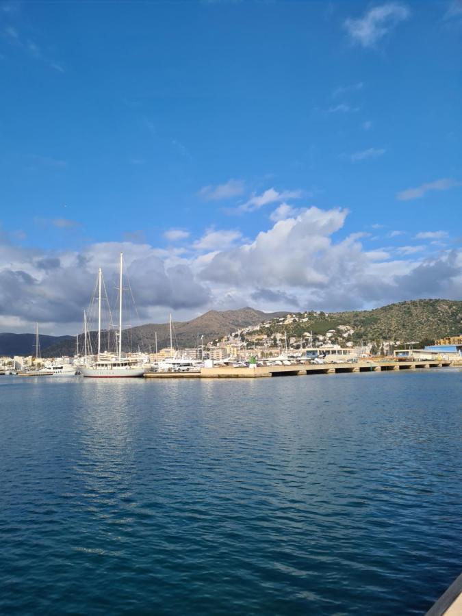 Acogedor Apartamento Vistas Al Mar Roses Luaran gambar