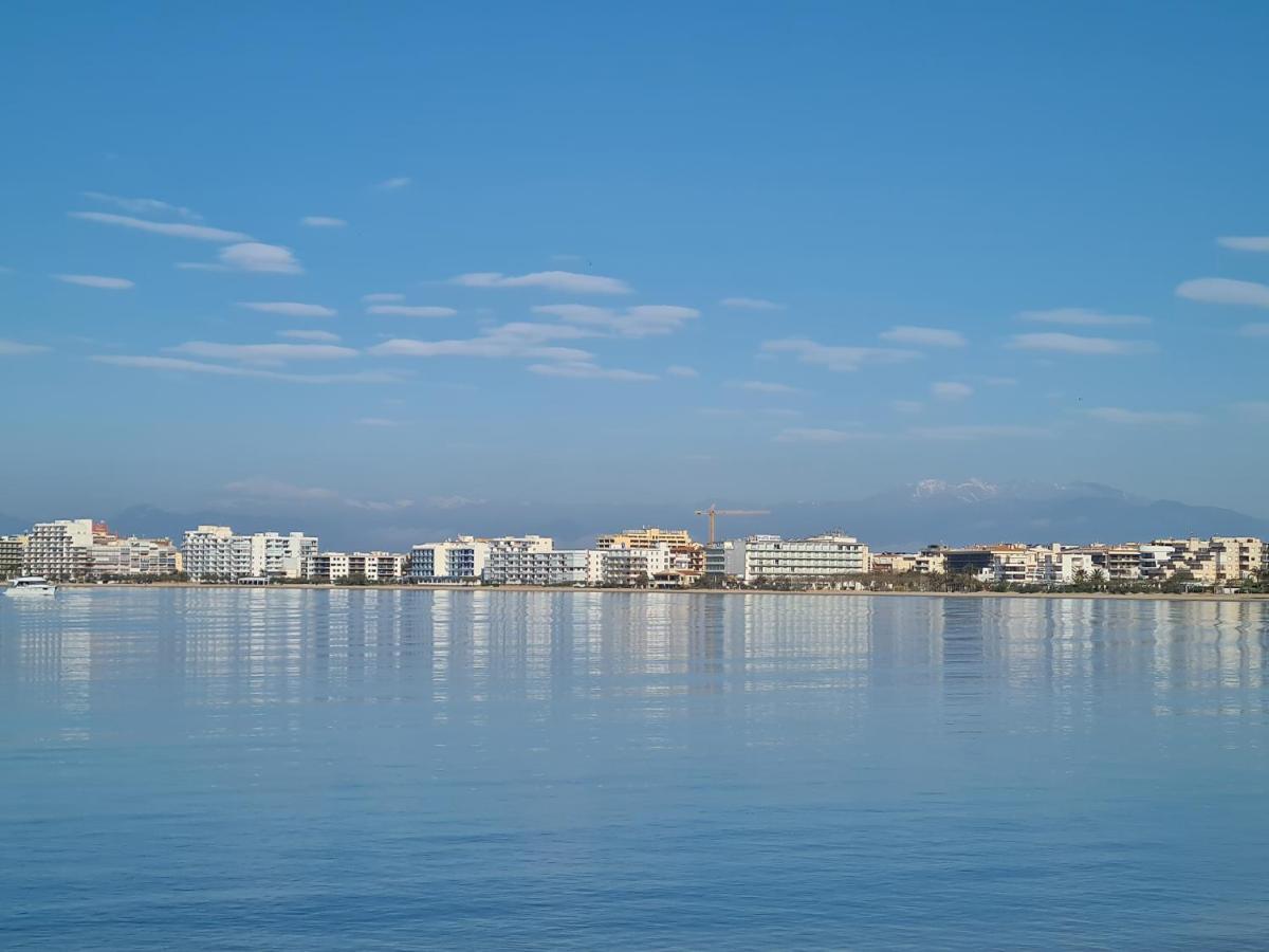 Acogedor Apartamento Vistas Al Mar Roses Luaran gambar
