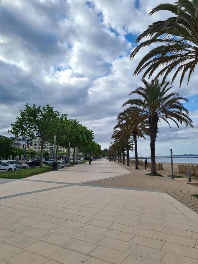 Acogedor Apartamento Vistas Al Mar Roses Luaran gambar