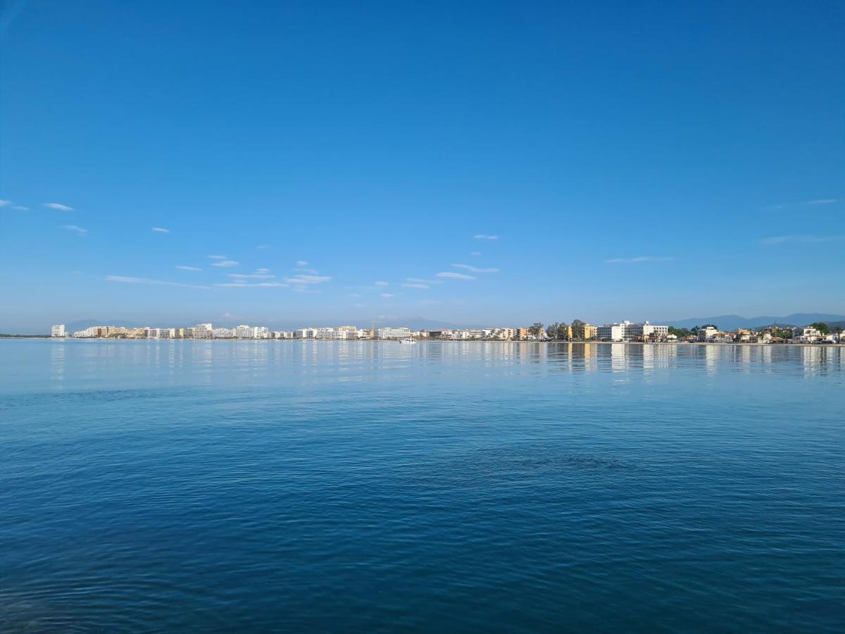 Acogedor Apartamento Vistas Al Mar Roses Luaran gambar